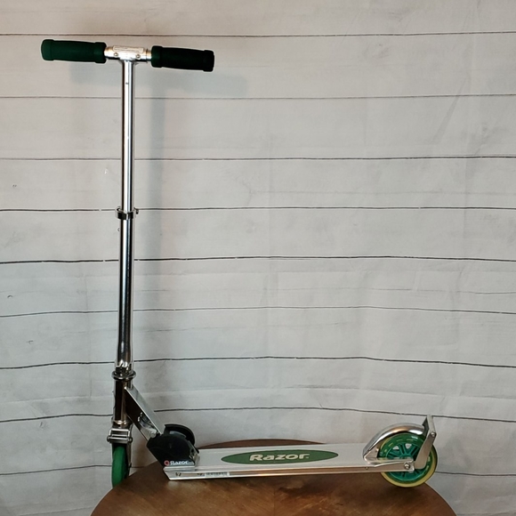 razor Other - Razor A3 Kick Scooter Green and silver